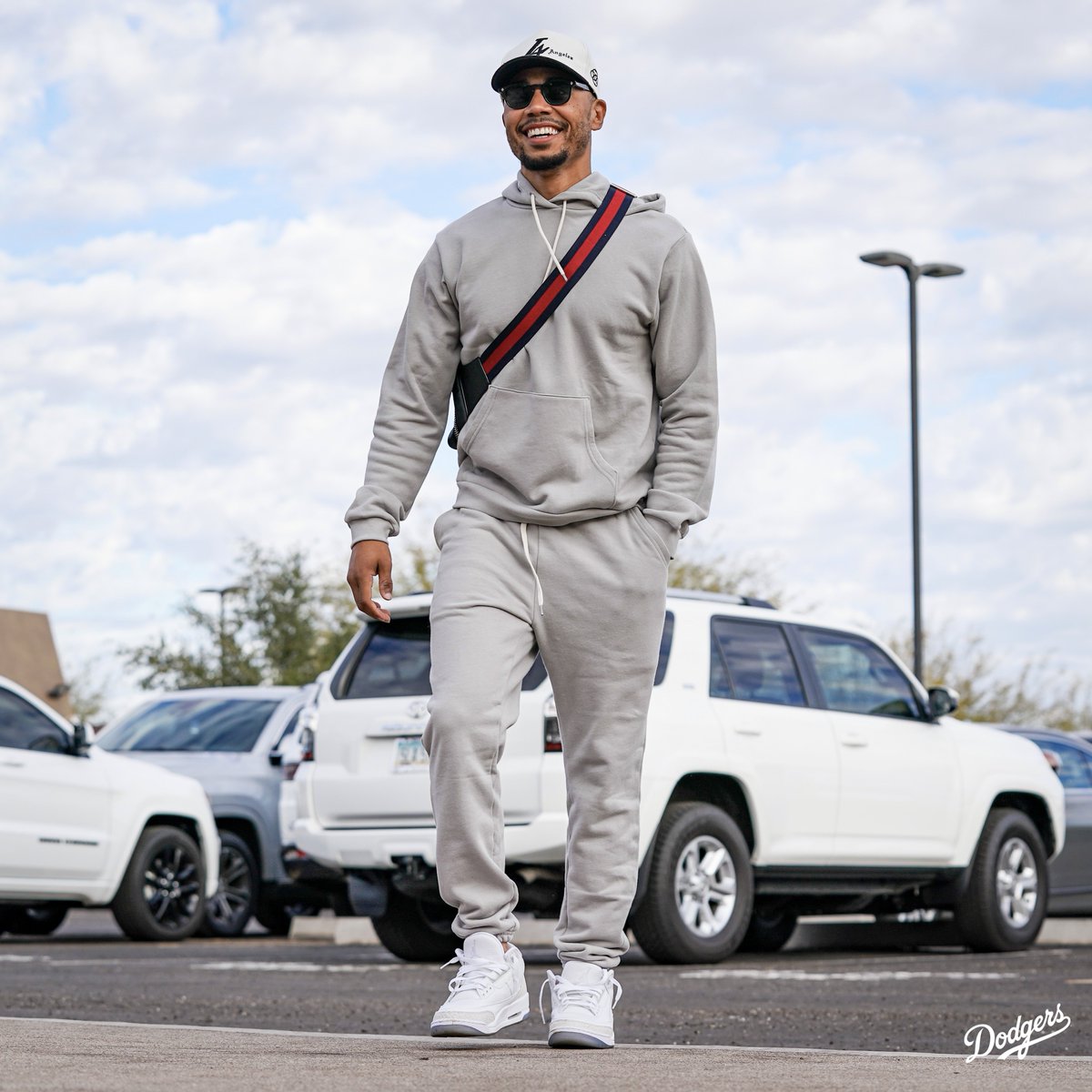 Dodgers's tweet photo. Mookie reporting for duty. https://t.co/1oBPMEBqur