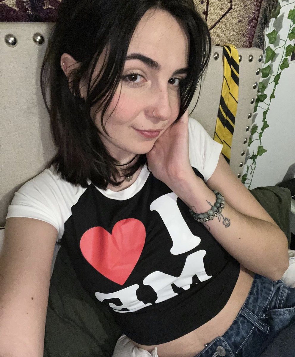 noelle 🪐 tweet media