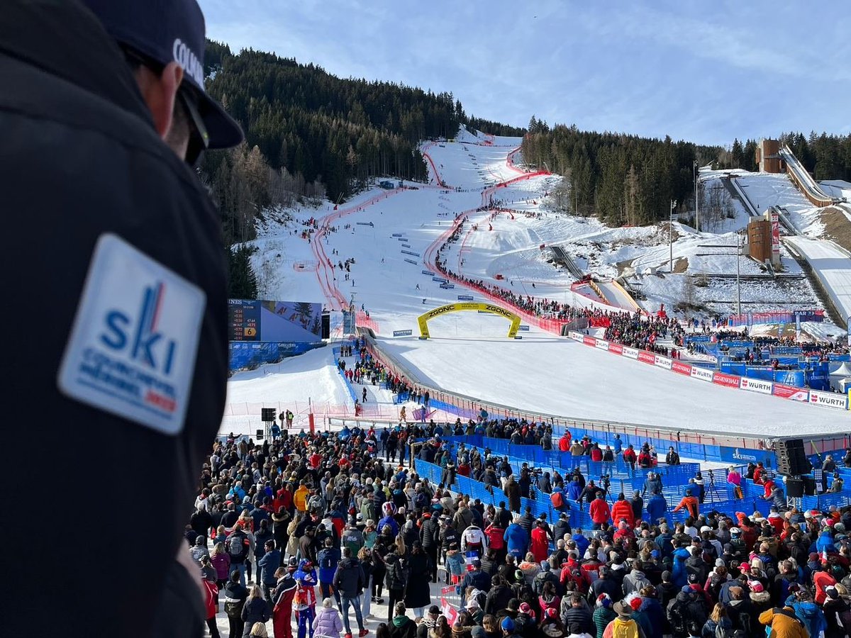 Amélie Oudéa-Castéra tweet media