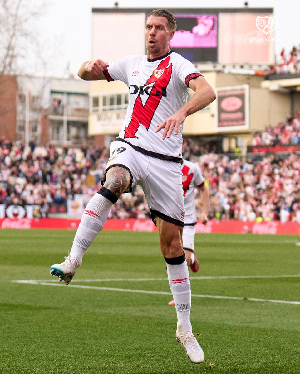 📸 ＧＩＧＡＮＴＥ @lejeune_florian #RayoSevillaFC #VamosRayo