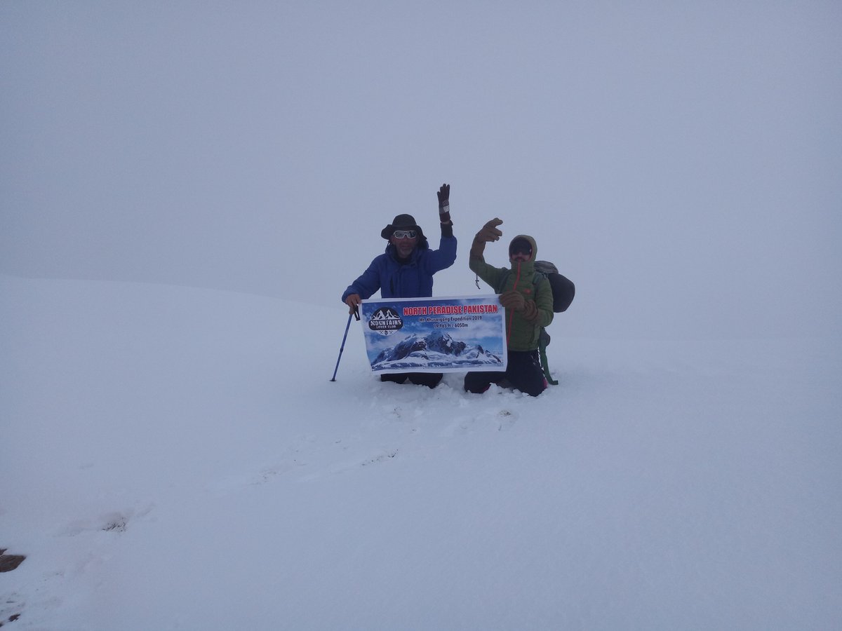 Top of Khusargang Peak. Khusargang Peak Expedition fb.watch/iO2YgfPb6f/ via <a href="/FacebookWatch/">facebookwatch</a>