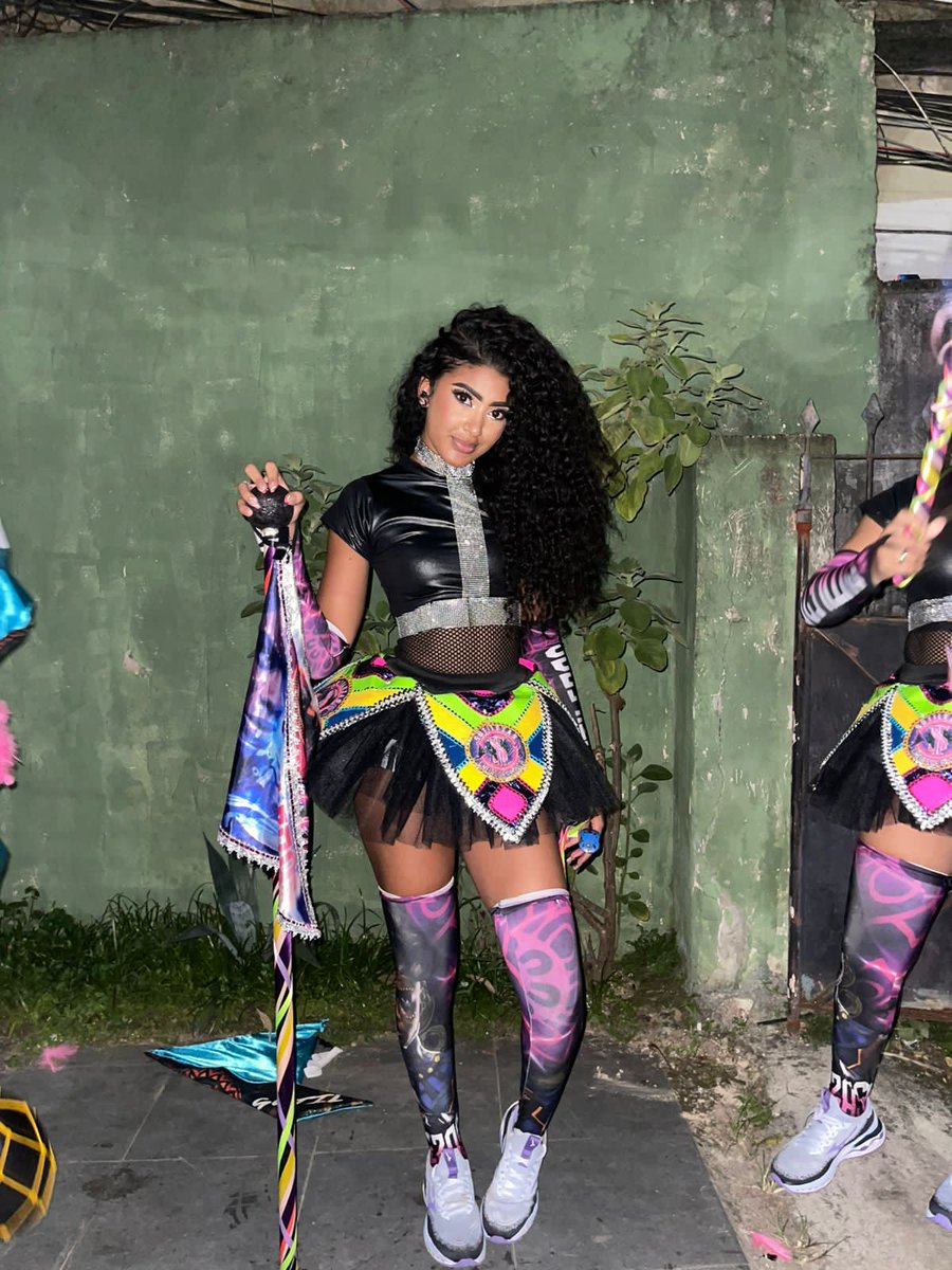 kaynunes55's tweet photo. Sou bolso pra quem ?? Hahahaah 
Taiana mais uma vez arrasando não tem jeito🥰🥵🥳 https://t.co/2UriMKAf6b