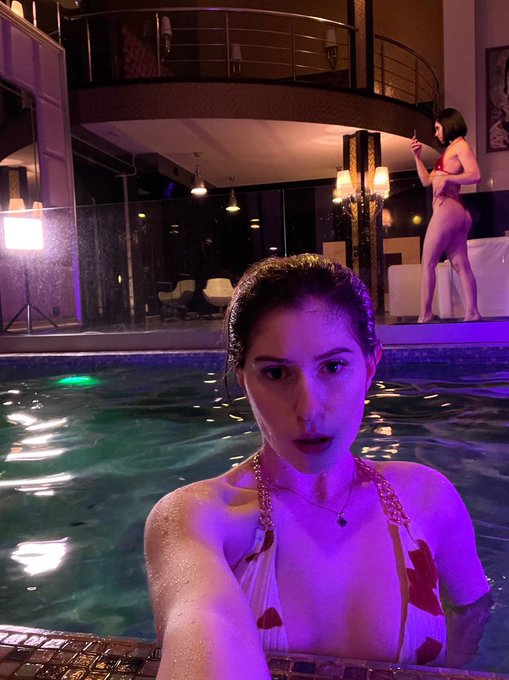 Heeeey 🤩 Thank you for my first 10k followers 🌸🥰 https://t.co/c22UKL2RDG<a href="/tag/%D0%BD%D1%8E%D0%B4%D1%81%D0%BE%D1%87%D0%B5%D1%82%D0%B2%D0%B5%D1%80%D0%B3"class="tags"><span>#нюдсочетверг</span></a>