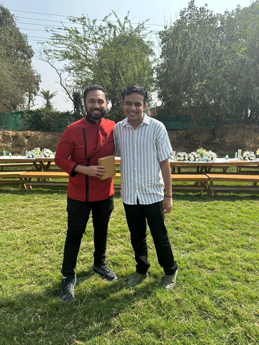 sprshahuja44's tweet photo. #Tableforeveryone curated by @SaranshGoila at @bhumifarms. It was such a good day. Met my influencer friends and just vibed over amazing food and songs with @blackandwhiteke 🤌 https://t.co/Hh9tkrjehk