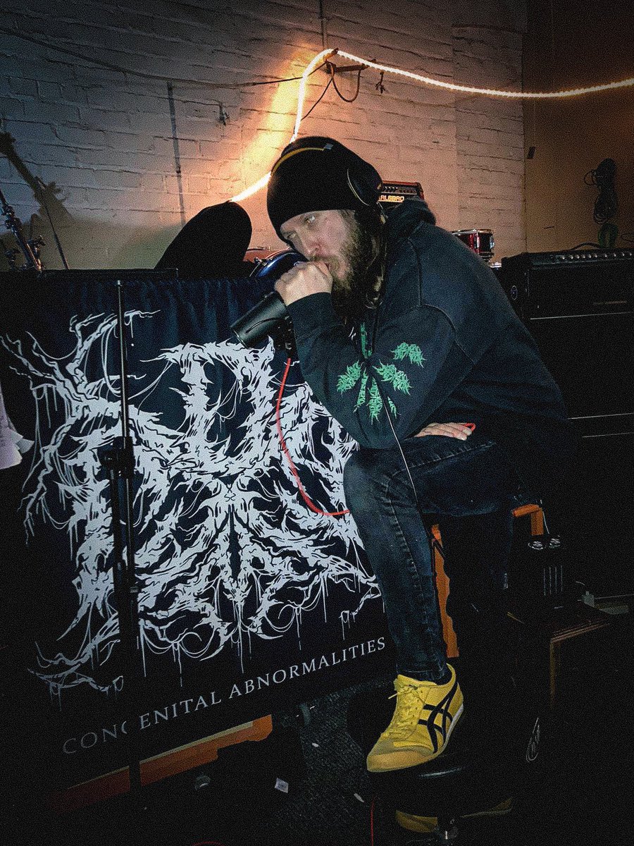 CxAx_official's tweet image. Yesterday working on vocal arrangements for track 2