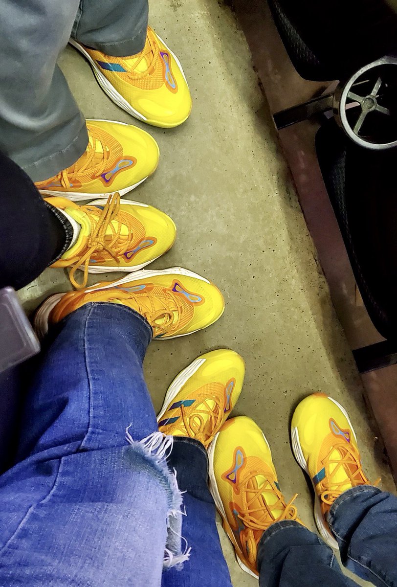 Repping our Candace Parker shoes at Senior Day for our Lady Vols!! 🧡💙🧡💙