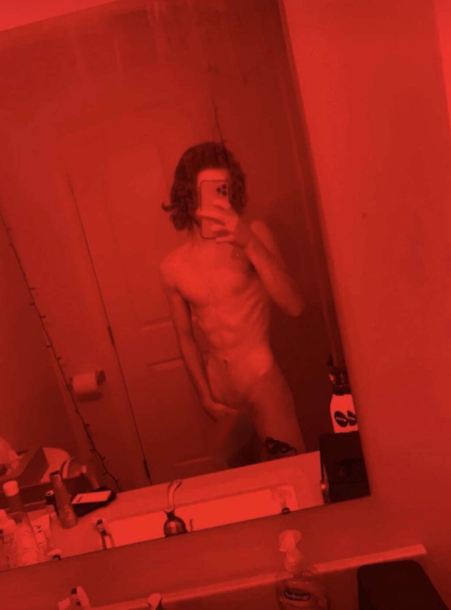 Daddypitt2's tweet photo. Follow the onlyfans it’s free for 48 hours https://t.co/AjhuQlHp3b #straightboy #straightbro #straightfriend #gay #gaybait #baitedguys #onlyfans #of #Straightlads #bigdick #fit #21straight #porn #subscribe https://t.co/d60BjW4TTg