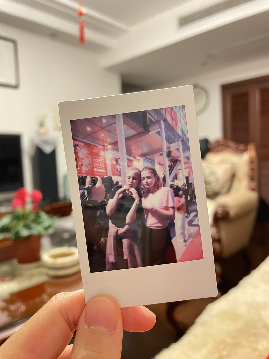 MMMigo513's tweet photo. 我也有拍立得🤪
#ฟรีนเบค #FreenBecky
#srchafreen #Beckysangels
#HOKAXFreenBeck https://t.co/zTrIs4BF2h
