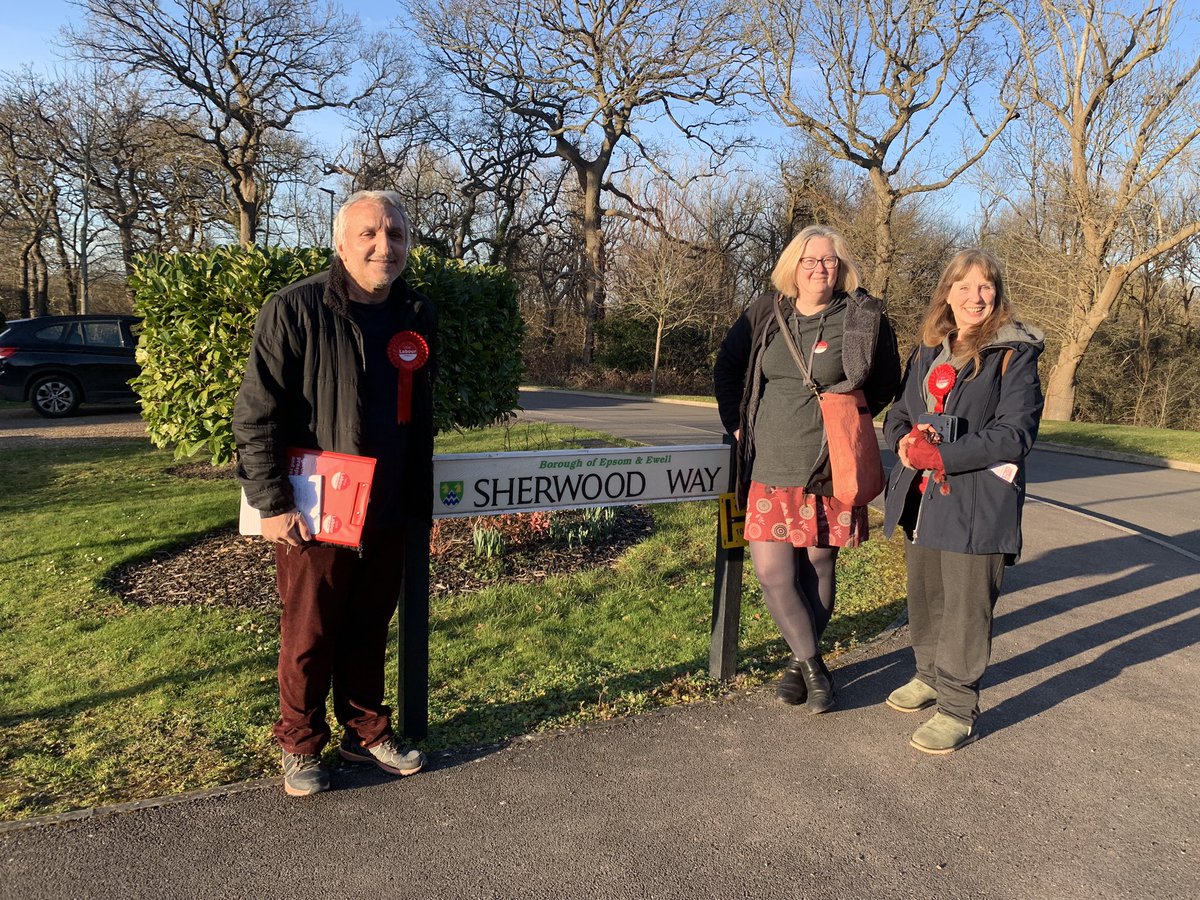 Epsom_Chinn's tweet photo. Warm welcomes on a warm sunny day - two of the teams out this afternoon #NoblePark #HortonWard #labourdoorstep #epsomewell @ee_labour https://t.co/UT1l4sFvvb