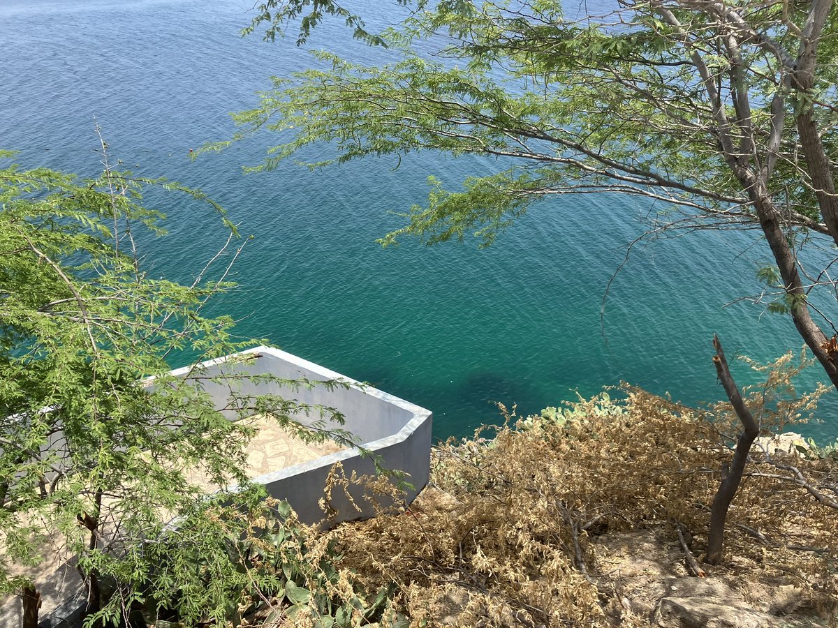 AngolaRoads's tweet photo. I’ve dived and snorkeled in Phu Quoc - Vietname, Key West- US, Mombasa- Kenia, Zanzibar-Tanzania, in the Gulf of Thailand and some other places, and I assure you that Caotinha in Benguela is not left behind these places!! What a brillant morning we had today! Wau! Such diversity. https://t.co/EkONO80iUF