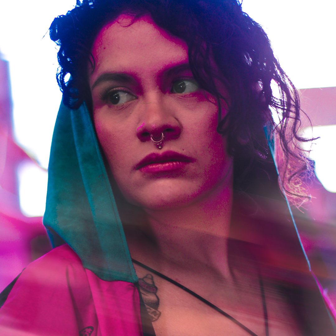RebecaLane6's tweet photo. 🎶 Ella también llora porque sabe que su fuerza está en aceptar sus emociones más intensas🎶
#Luchacomujer ya disponible en plataformas digitales y video oficial en YouTube https://t.co/qF0kjfpSUv
