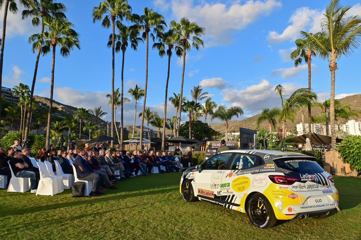 Presentación Clio Trophy Canarias🇮🇨 2023 y entrega de premios de la exitosa primera edición‼️

Muchas gracias a toda la familia que forman; pilotos, copilotos, equipos, federaciones, organizadores y sponsors.

Canarias es única🤍💙💛
<a href="/ClioSeriesSpain/">Clio Series Spain</a> <a href="/RenaultSeries/">Renault Clio Series</a> <a href="/GrupoRecalvi/">Grupo Recalvi</a>