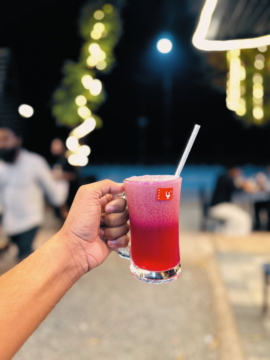 SachuAlex's tweet photo. Sipping on a refreshing grape lime drink in the evening is the perfect way to unwind after a long day 🍹 #EveningRelaxation #Refreshment https://t.co/vqRBP4wCBB