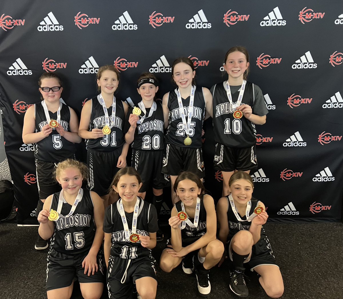 🏀Congrats to LW Xplosion 4th Girls Champion at today’s Winter Championship Shootout.❄️

🔜NEXT: Winter Finale Shootout on 
Feb. 25-26. Register at:  
onedayshootouts.com