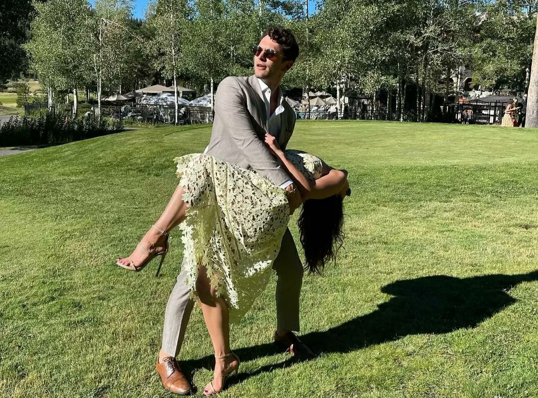 Conielle_'s tweet photo. I know i haven't been posting a lot recently but i HAVE to update this 🥹🥹 it's their FIFTH anniversary together!! We love and happy healthy drama free couple! They are the ultimately best friends to lovers couple ❤️ https://t.co/5dSQFumzDZ