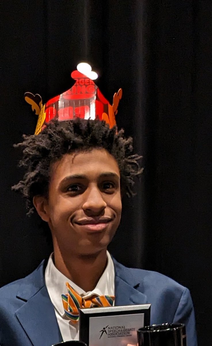 JeffersonDebate's tweet photo. Who wore it better? https://t.co/mXeG4Ib9Cy