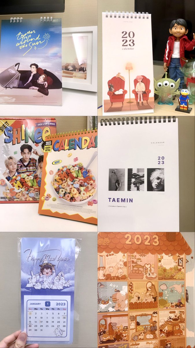 คนเรามันจำเป็นจะต้องมีปฎิทินเยอะขนาดนี้เลยหรอ นี่ยังขาดอีก 2 ใบเล็กๆที่ได้มาจากฝากรักข้ามดวงดาว ชีวิตมันจะรวยกระดาษไปในทุกทางไม่ได้มั้ย 🤣🤣 จะกระจายไปตั้งในห้องน้ำก็เกรงใจ ตอนนี้หันไปทางไหนก็เจอจ่ะ #เจ๋งพัท2023