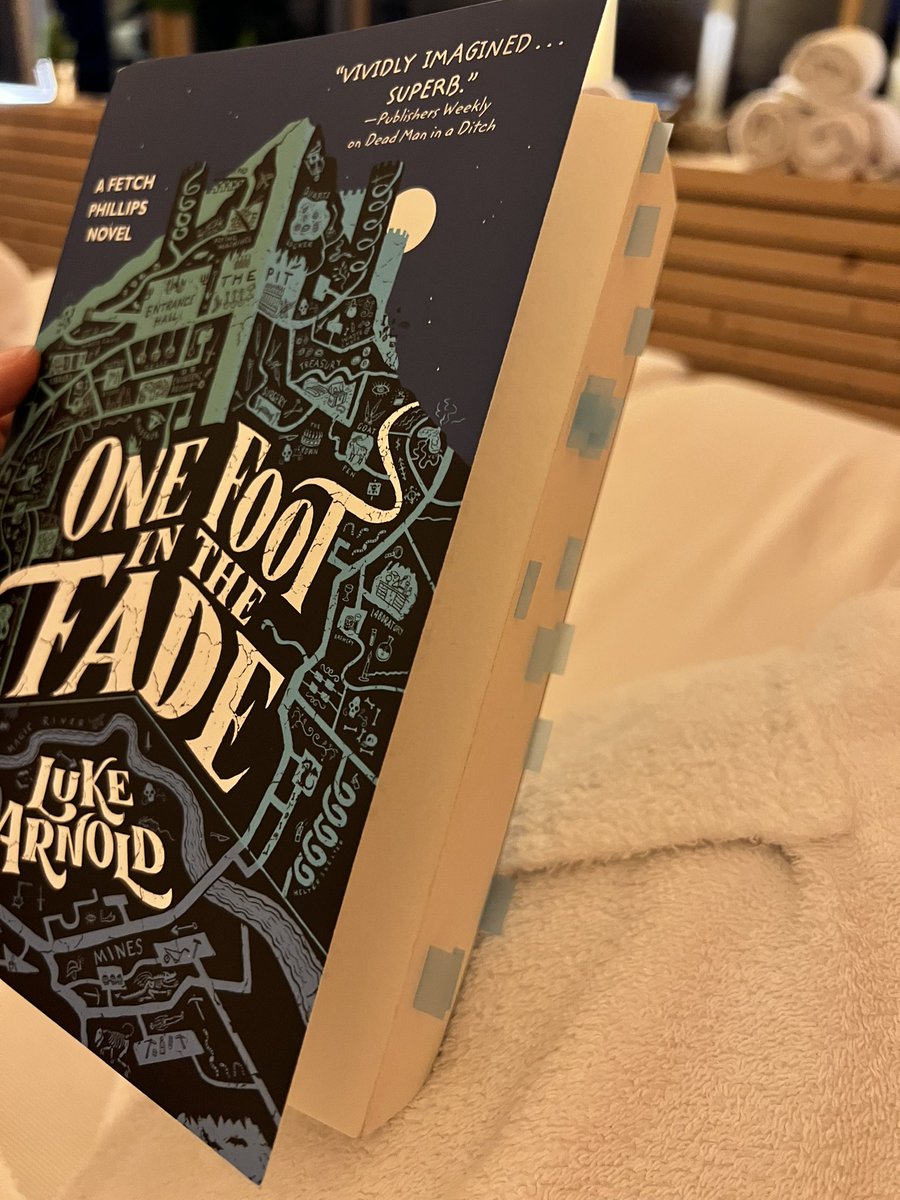 DeniseAnnaa's tweet photo. Fetch Phillips is such a wonderful, complex character and I really enjoyed #OneFootInTheFade so damn much. Remains one of my favorite fantasy detective stories.
Did some book tapping with this one and marked my favorite quotes. @LongLukeArnold’s writing is incredible 🙏🏼 https://t.co/F2WDruyln1