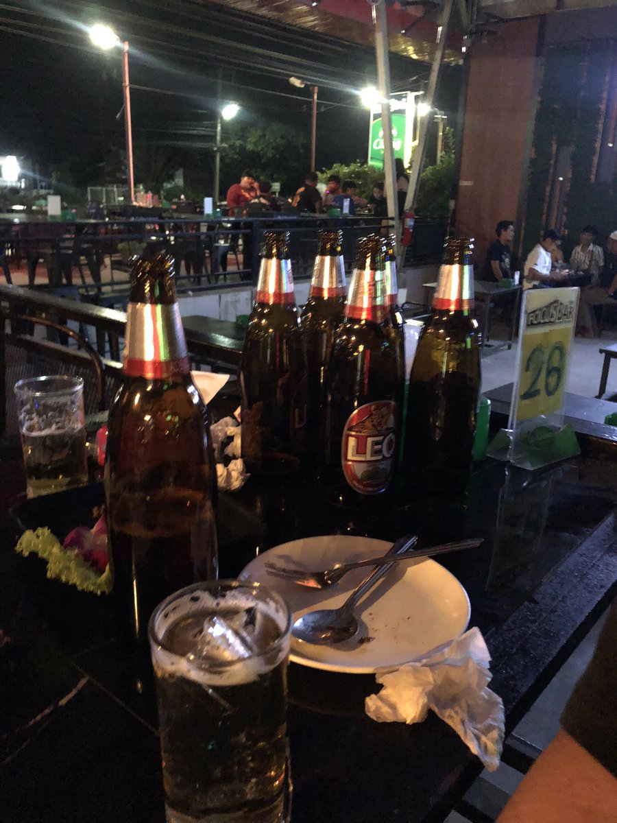nadyim141's tweet photo. เมาดีกว่า https://t.co/IFumst4LkW