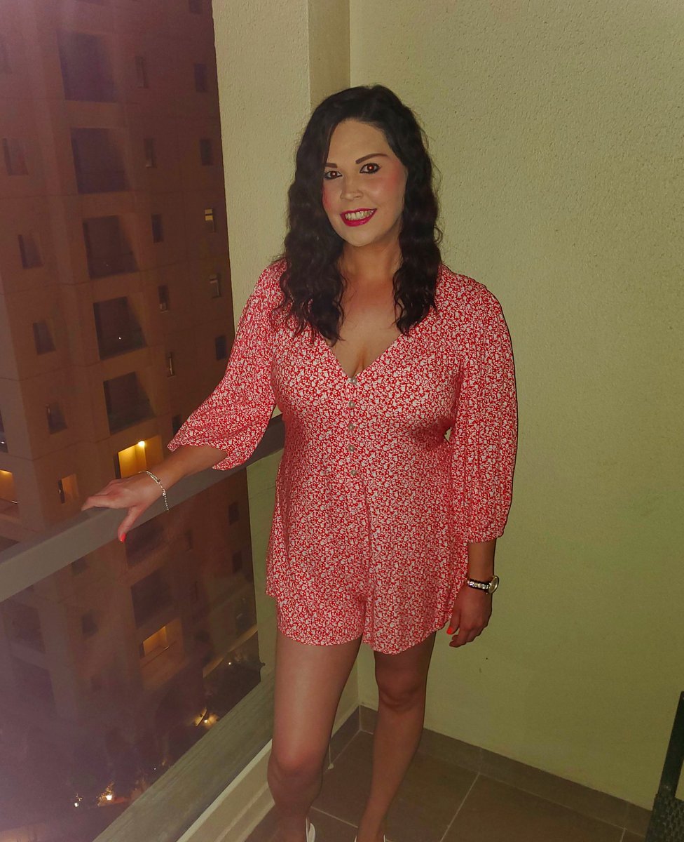 charlotte_90xx's tweet image. That "Smonday" feeling is starting to settle in, so I am now dreaming of being back on my balcony in Dubai (with an actual tan!!), and ready to go drink some cocktails! 😍😜🍹🍸 #Smonday #Dubai #TakeMeBack