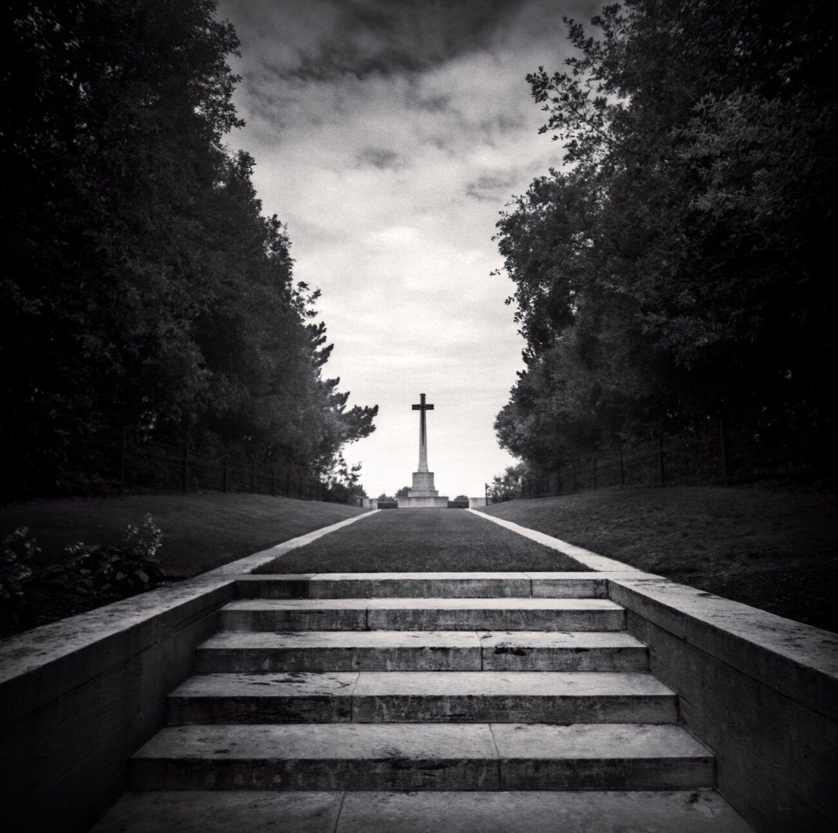 Cross Of Sacrifice, Étaples Military Cemetery, France. August 2021. Ref-11482: Get prints denisolivier.com/photography/cr…
#blackwhite #blackandwhite @lomography @ilfordphoto #fujiacros #heylomography #ilfotecddx #blackandwhitephoto #lomo #analogphotography #filmisnotdead #homedecor…