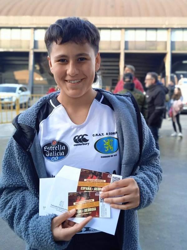 RugbyGalicia's tweet photo. 👏 @delospaloss disfrutou onte das 🎫entradas do concurso #40FGRugby no partido dos #LeonesXV @ferugby Vs 🇬🇪 do @rugby_europe

😍 Gracias por participar Alicia e #MoitoRugby https://t.co/TdPowifLU1