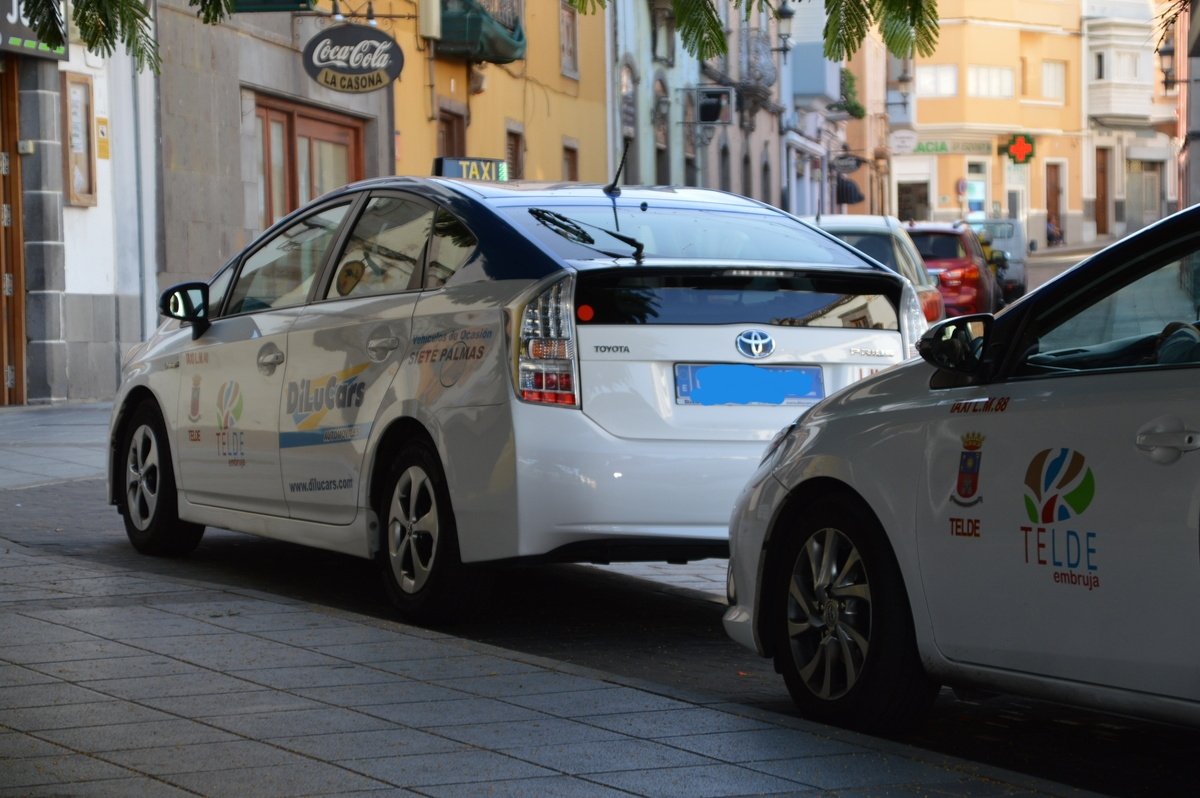 PsoeTelde's tweet photo. 🚕 El PSOE de Telde muestra su “máximo apoyo” a los y las taxistas del municipio y exige al gobierno local “una negociación inmediata para mejorar su situación”

📄 Nota de prensa: https://t.co/onfHtL3TjU https://t.co/MzWZDOMUrK