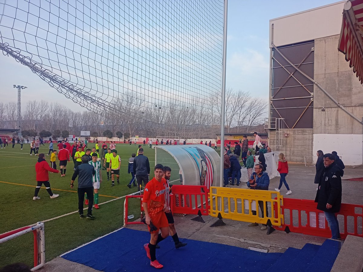 cdautol's tweet photo. Final en #LaManzanera
3 puntazos que se quedan a la orilla del Cidacos.

@cdautol 3️⃣
@CDPradejon 2️⃣

Seguimos en la pelea EQUIPO

#ContigoAutol
 🇦🇹⚽🇦🇹⚽🇦🇹⚽🇦🇹⚽ https://t.co/0vtXkel9E0