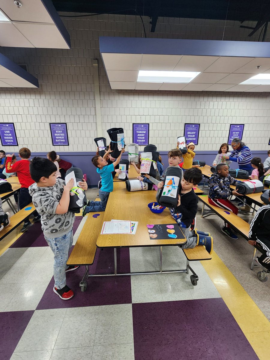 MrsSmithsSquad's tweet photo. The squad was so excited to put together blankets for @boh_nonprofit. We worked with our @KozKindergarten buddies to wrap our blankets with ribbon and a kind note for its recipient. A great opportunity for the kids to be a part of 💜💜 #blanketsofhope #whywbsd @WegienkaWildcat https://t.co/B5p0Kul0Qc