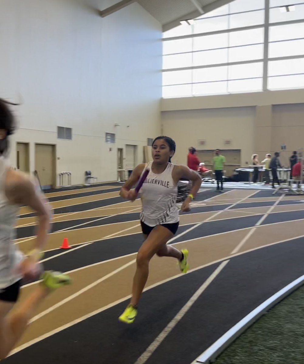 CHS_DragonTrack's tweet photo. Girls 4000m DMR Ava Lang, Kennedi Woods, Allie Timms, Scarlett Nash https://t.co/Woejl6VC16