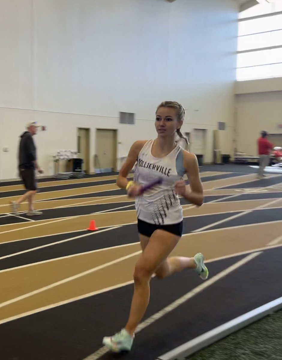 CHS_DragonTrack's tweet photo. Girls 4000m DMR Ava Lang, Kennedi Woods, Allie Timms, Scarlett Nash https://t.co/Woejl6VC16