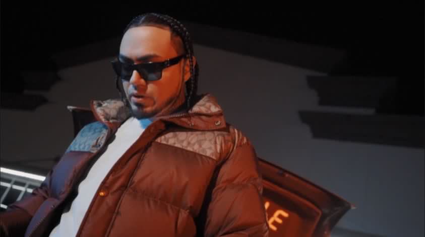 TitoHoldItDown's tweet photo. #chopavelli #wattatown #teezy #slabsunday #mlk #freeport #braids #saceglasses #drip https://t.co/oRLMfqE08O