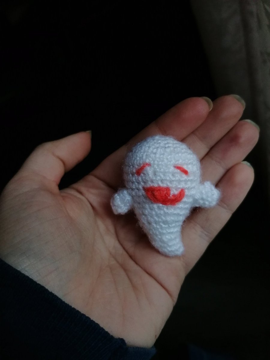 froghles's tweet photo. i'm really going on full mode with the crochet gifts for my friends https://t.co/0SRTmXOHxy