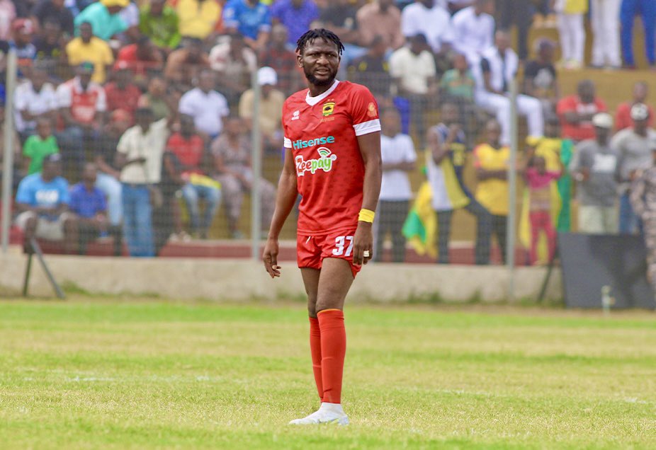 YoungPorcupine1's tweet photo. @HeartsOfOakGH 0:2 @Aduana_fc
I heard someone is a kindergarten defender.
#RespectMo!!! https://t.co/n5IvGKOai2