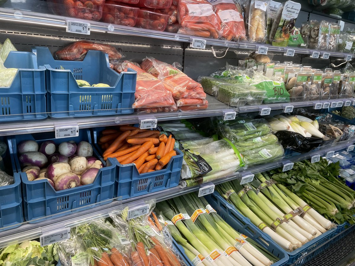 One image taken in Britain. One image taken in the EU. Brexit has failed.
This is the story of the weekend, but only visible on Twitter.