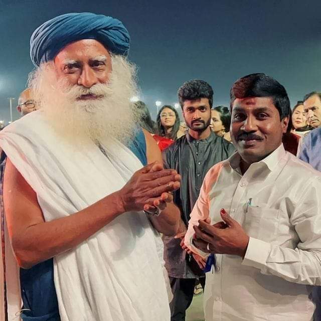 K_Surya_Dev's tweet photo. அந்த கேலி,கிண்டலெல்லாம் 
அங்கேயே கெடக்கு.
அதையெல்லாம் 
திரும்பி பார்க்காததால்....
VIPகணக்கா,கெத்தா நிக்கிறேயே தல.🔥
---------
முயற்சி என்பதே வெற்றிக்கு உதாரணம். https://t.co/GZgvBWMlM7