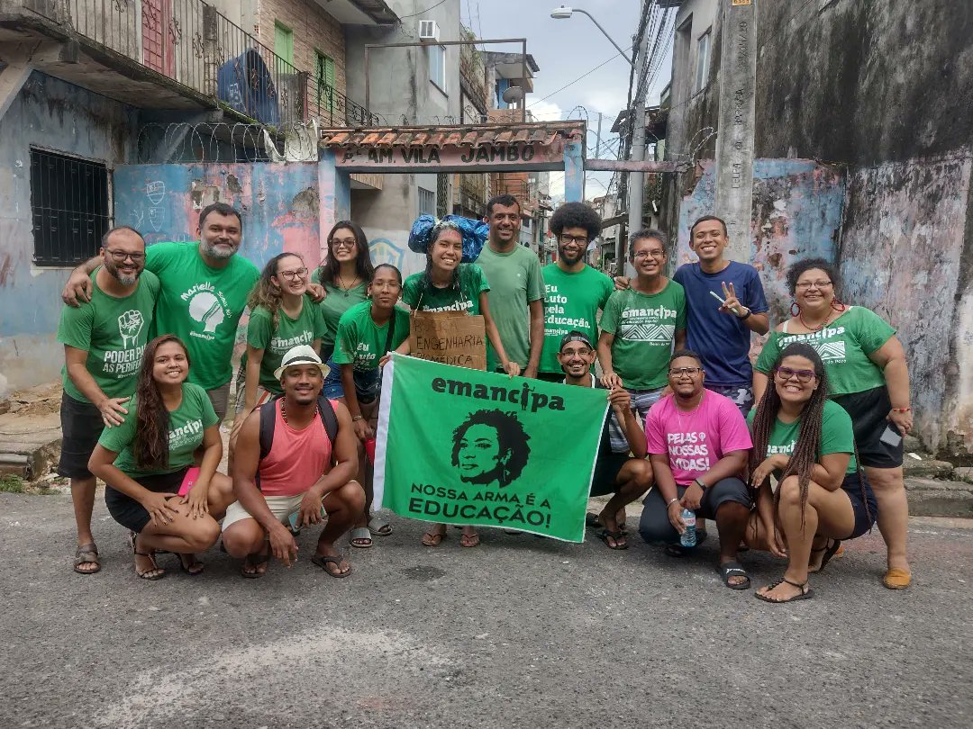 emancipa_belem's tweet photo. Emancipa Muda Vidas! ✊🏾

Periferia ficou em festa com o listão dos aprovados da primeira chamada da UFPA e UEPA.

Saímos com a nossa tradicional caravana rumo às casas de vários estudantes e comemoramos com eles esse momento tão especial. Foram quase 40 aprovados! https://t.co/brt70uJ7XV