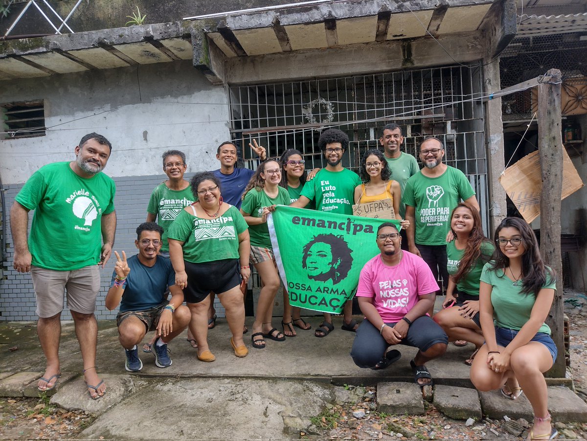 emancipa_belem's tweet photo. Somos um movimento que há 11 anos luta pelo direito à educação. Essa é uma vitória coletiva, fruto de um trabalho que ajuda a mudar a cara da universidade. 

Estamos com uma campanha para conseguir carteiras escolares para 2 Cursinhos. Ajudem a gente nessa missão! https://t.co/wdp5xHdPiJ