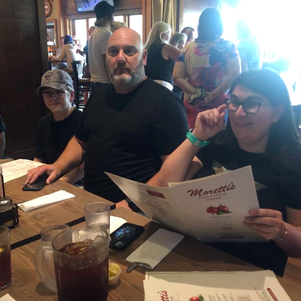 ScarifPodcast's tweet photo. This was the pre #ScarifCon dinner in Rosemont last summer filled with wonderful awesome people. Looking to continue the meet up this year in #Chicago for the 5th annual #ScarifDefCon5 event that will be more of a con environment. Details soon. So much to organize. https://t.co/0DSCoftR9I