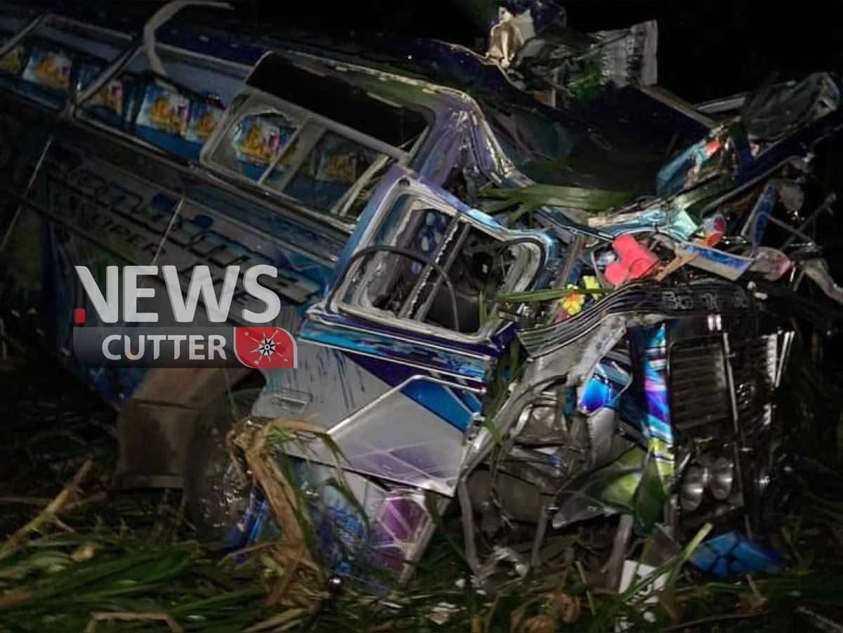 news_cutter's tweet photo. π At least 2 dead and 25 injured in Norton Bridge accident.
More Details : https://t.co/oAGWnGDjud
#srilanka #lka #sltoday #srilankatoday https://t.co/znCpJQWCrv