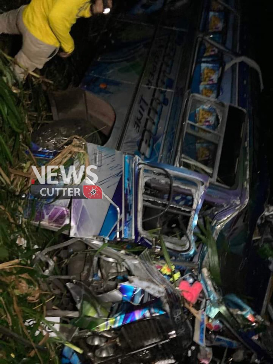 news_cutter's tweet photo. π At least 2 dead and 25 injured in Norton Bridge accident.
More Details : https://t.co/oAGWnGDjud
#srilanka #lka #sltoday #srilankatoday https://t.co/znCpJQWCrv