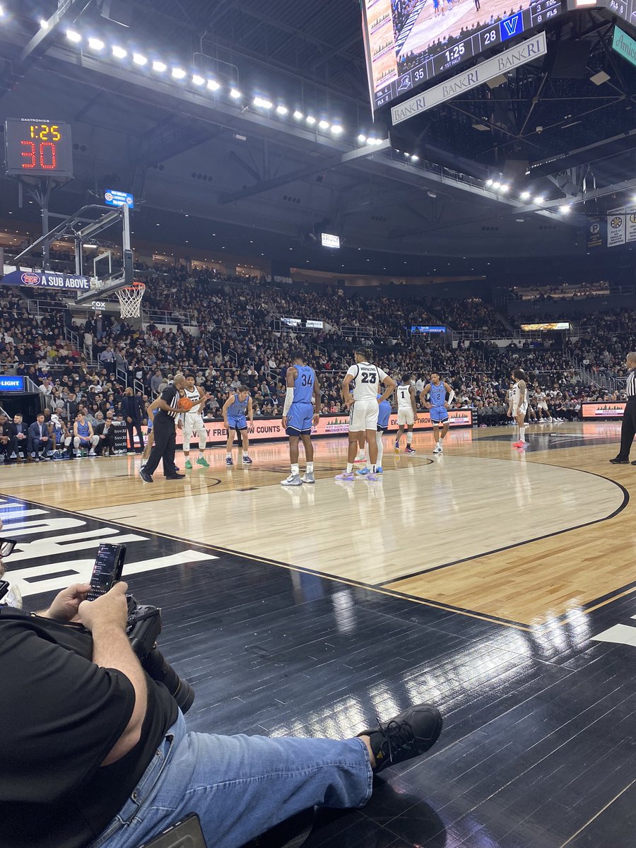 MsKniffen tweet media