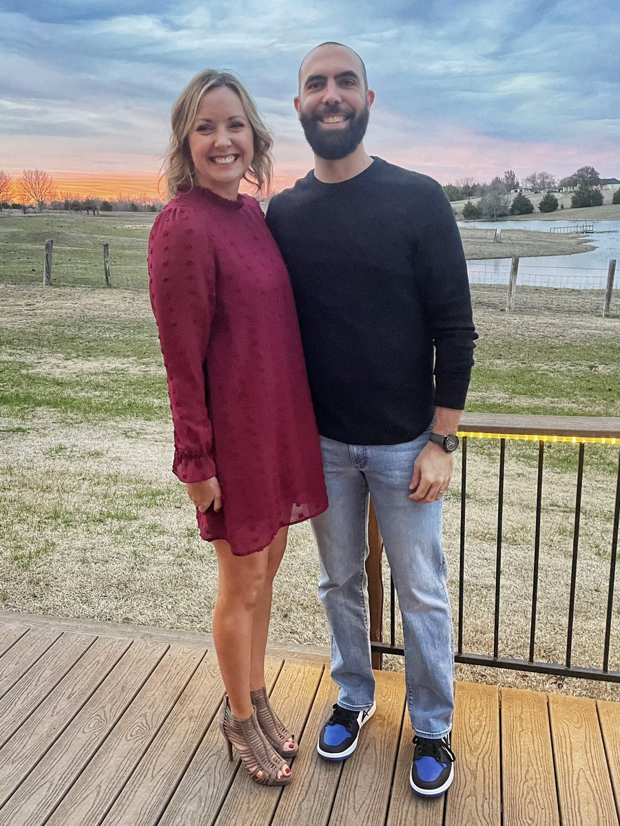 CavinJ32's tweet photo. 🔥Wife + 🔥Sunset = 🔥Evening
#datenight #blessed #doworknation https://t.co/8CU5AHb3vr