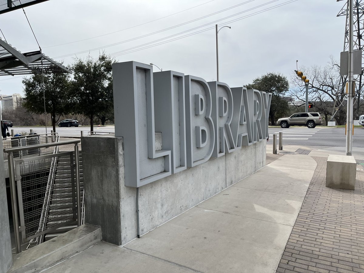 Sunkisses7676's tweet photo. It’s closed though today 😢📚 #AustinCentralLibrary https://t.co/A2PLf2sEjD