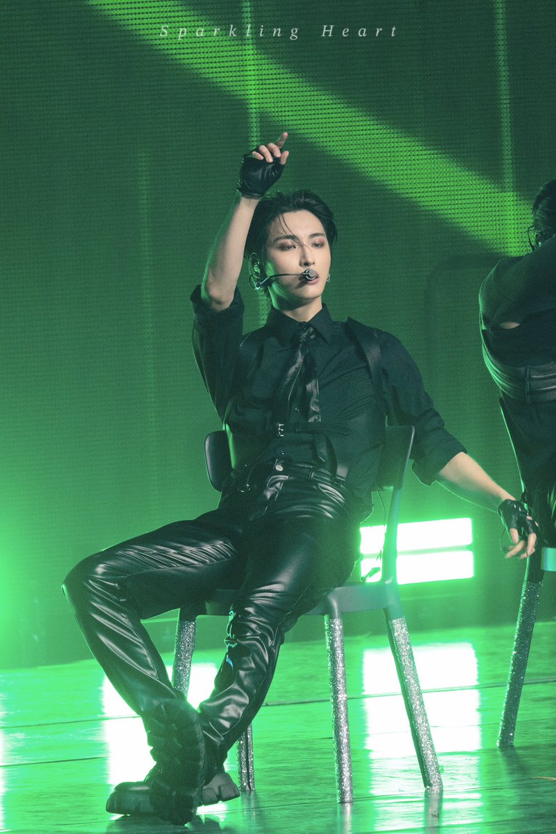 on-twitter-this-seonghwa-photo-is-so-powerful