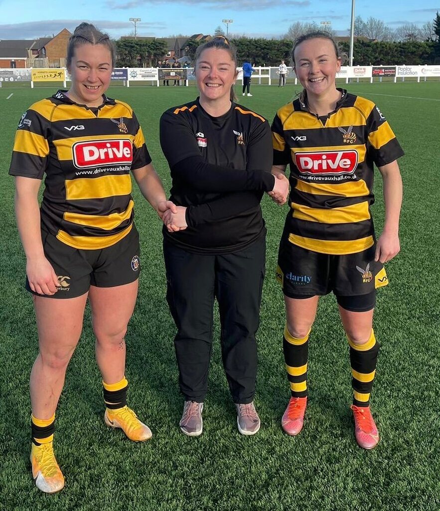 And that’s a wrap for this weekend! Ladies doing the business with a 38-14 victory over @avonmouth_claires_ladies Forward of the Match being awarded to Nicole Flourentzou and Back of the Match going to Skipper Lucy Mager 👏🏼👏🏼👏🏼👏🏼 #hornets #RugbyFami… instagr.am/p/Co2jpXBo0qn/