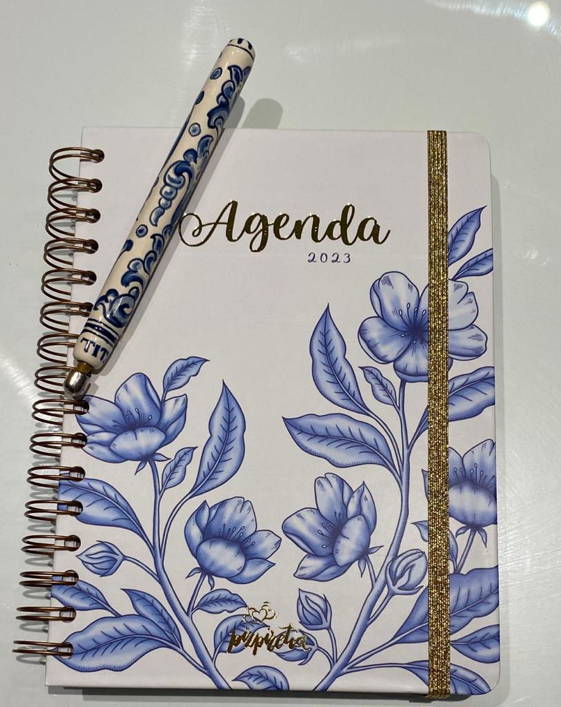 Día de organizar la semana y me gusta hacerlo con esta #agenda que es un homenaje a la ciudad y a nuestra #cerámica por parte de #RocíoMartín, una joven diseñadora #emprendedora que desde #TalaveraDeLaReina ha sabido poner toda su creatividad en la #papelería de <a href="/Pizpiretia/">Pizpiretia</a>.