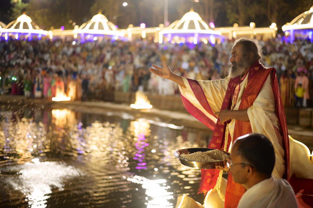 Gurudev Sri Sri Ravi Shankar tweet media