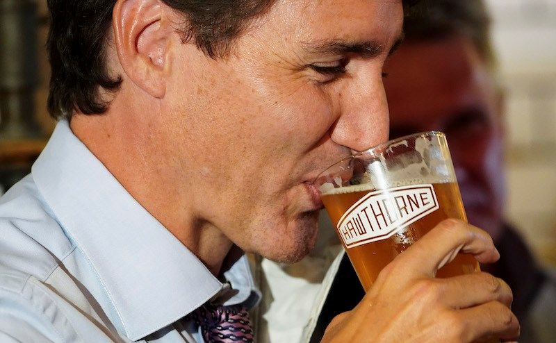 DpopsShadow's tweet photo. Kanuckistanians 🍁 literally elected a half-witted booze hound Justin Trudeau on women's hots 💃 for him and legalizing pot🤏 ... and you think (using the term loosely) Trudeau is mature compared to non-alcoholic Pierre Poilievre? 🤯
#cndpoli #InModeration #TrudeauBarTab https://t.co/YlelgC2YHV