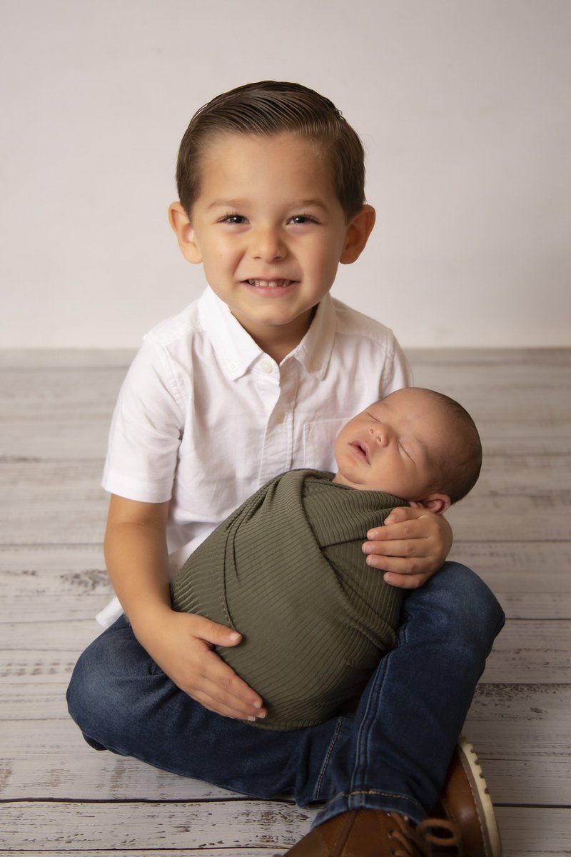Mss_Mina's tweet photo. I can’t believe these never graced the  timeline. I wish I could rewind time to when Axel was this small. I love my little family🥹❤️ https://t.co/A6gclsqk0h